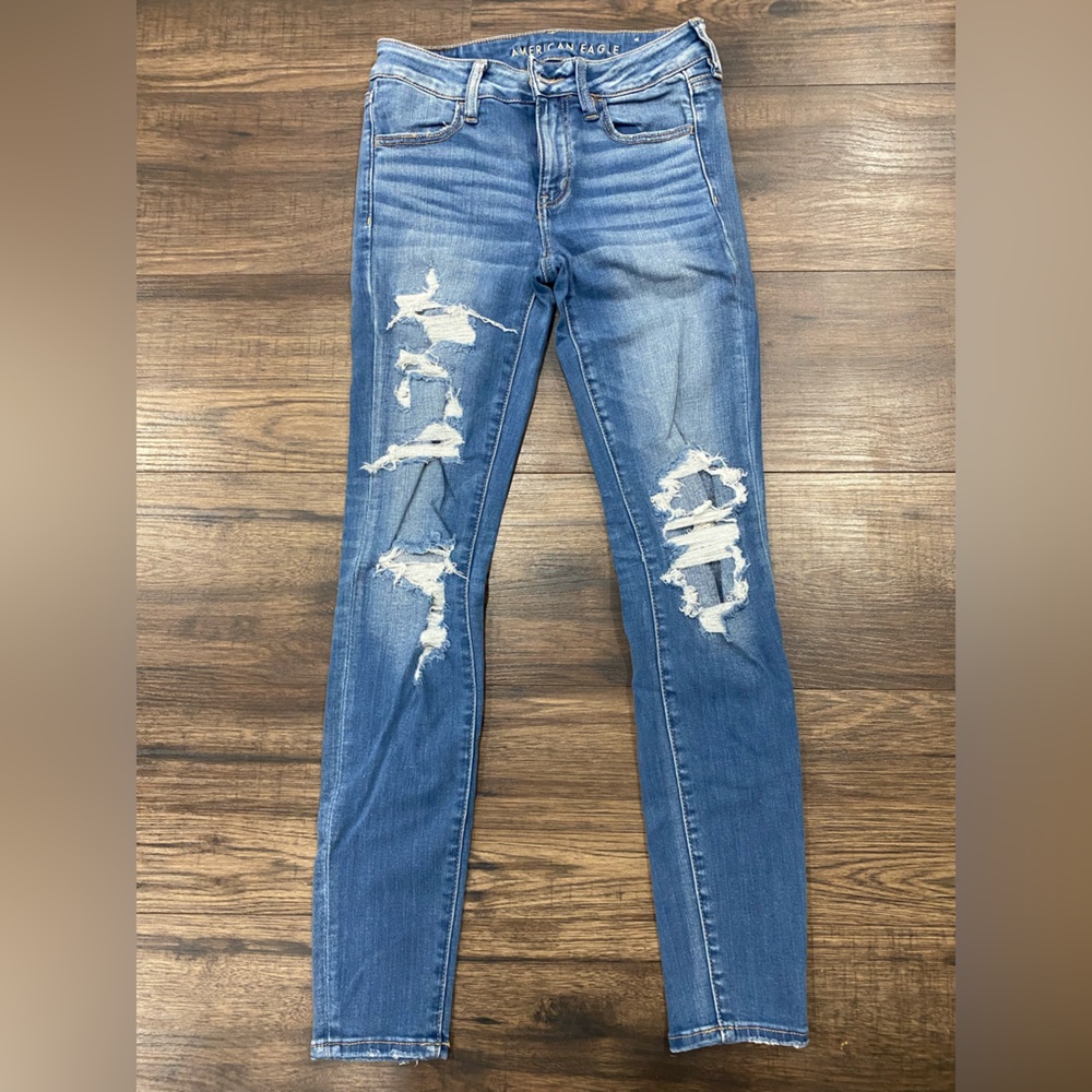 American Eagle Outfitters Women’s Size 4 Ripped Skinny Blue Jeans